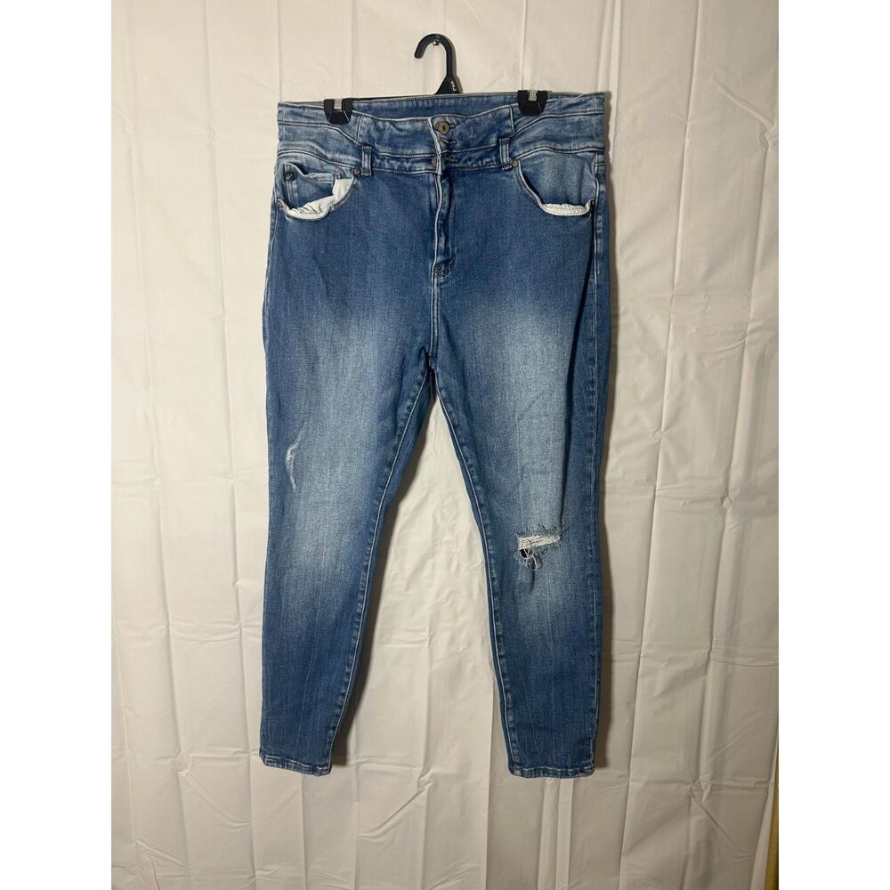 KanCan Maurices High Rise Curvy Skinny Jeans Size 33 16 Triple Button Distressed